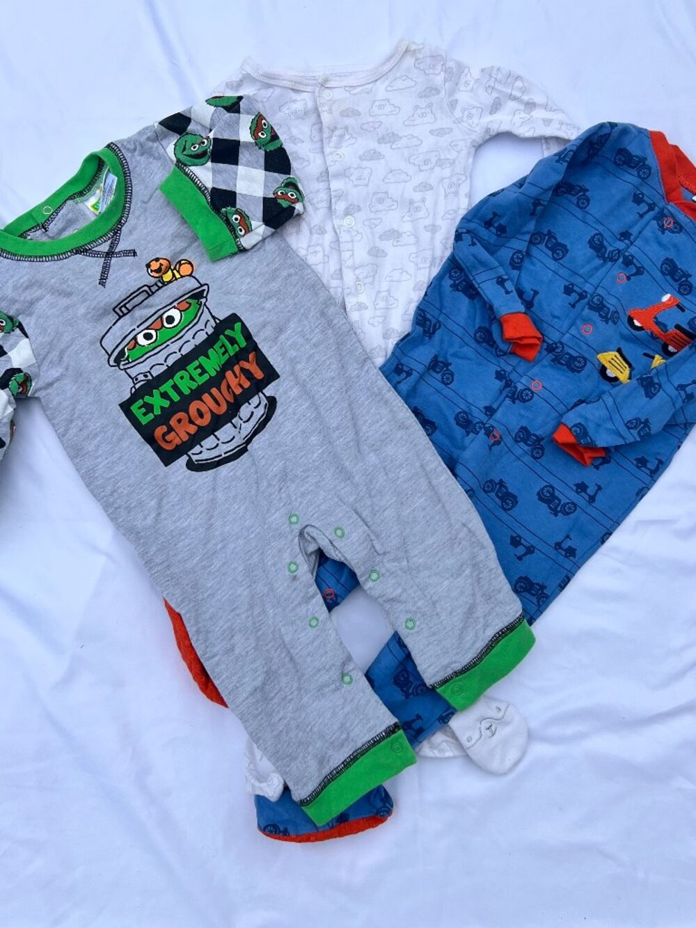 Boys 12M Cotton Sleeper Lot of 3 — Sesame Street Oscar +‎ Pekkle — GUC